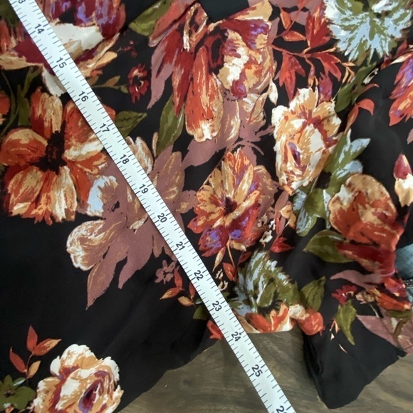 BNWT Andrée by Unit Floral Boutique Top, Small - Picture 6 of 7